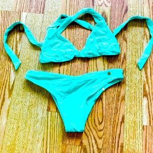 Bettinis Cross Back Bikini